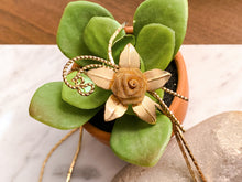 Load image into Gallery viewer, Vintage Flower Slider Necklace
